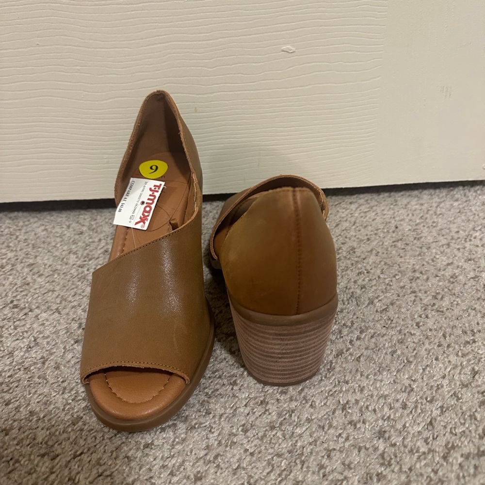 Sole Society Tan Leather Mules with Peep-Toe Design